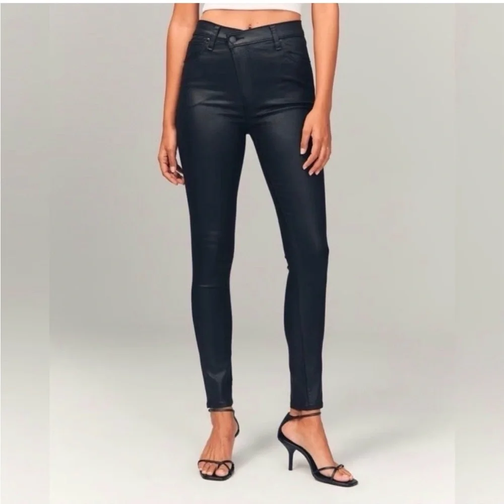 Abercrombie & Fitch Black Women’s Skinny Jeans